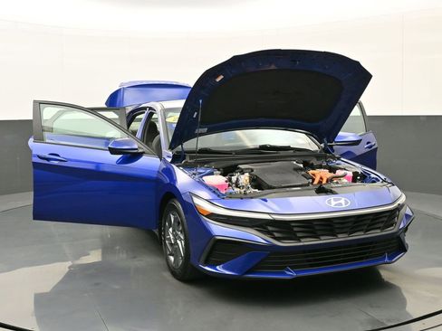 Certified 2024 Hyundai Elantra Blue image 52