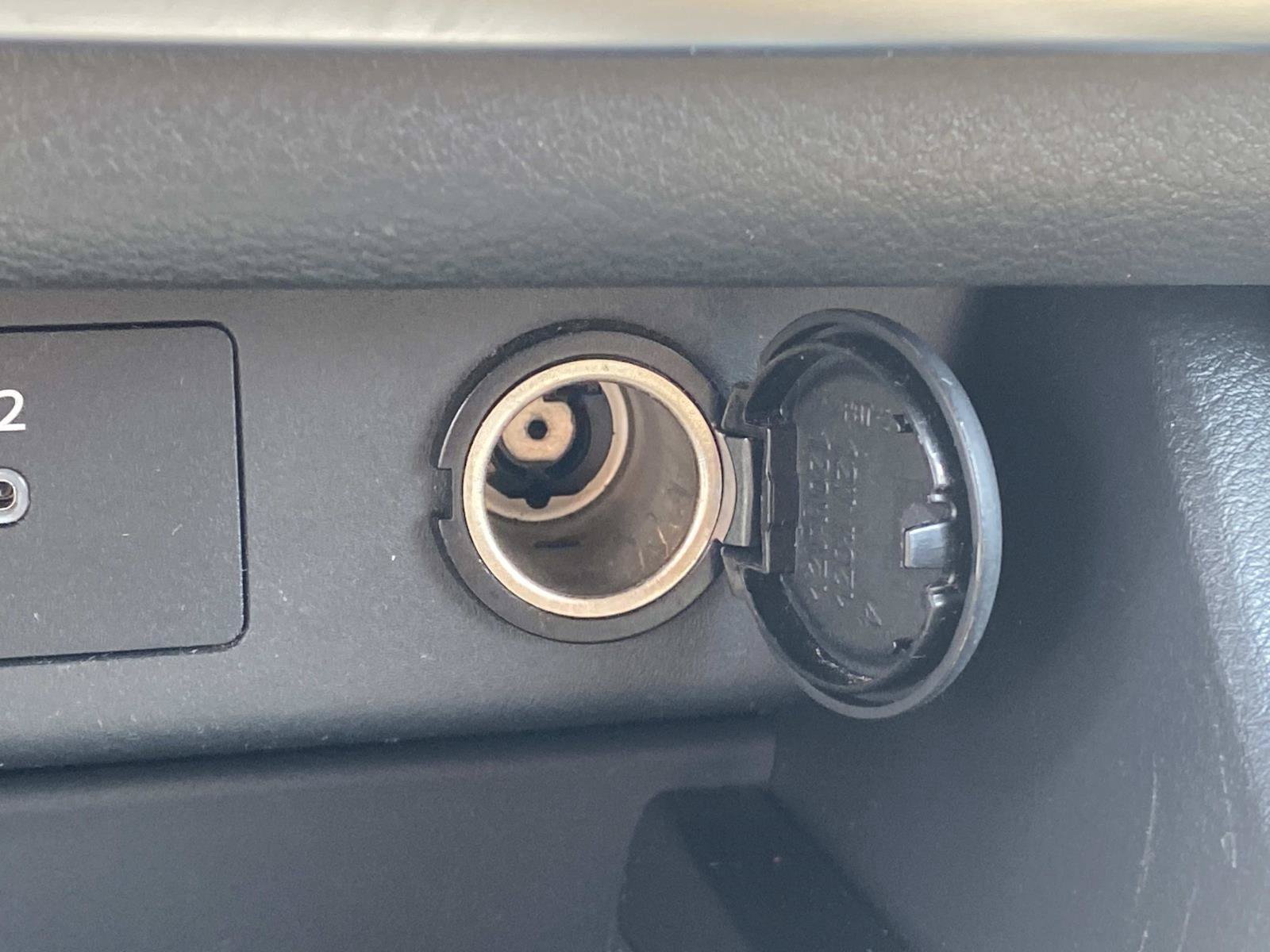 Used 2025 Nissan Rogue SV FWD image 31