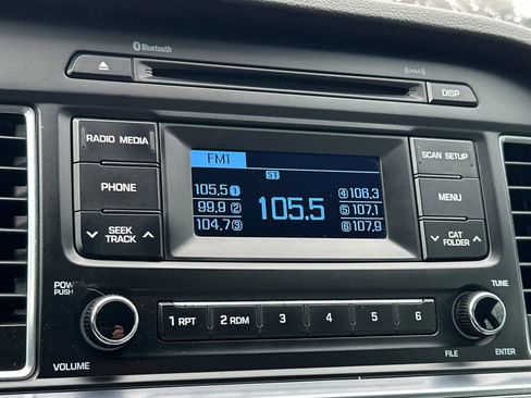 Used 2015 Hyundai Sonata SE image 17