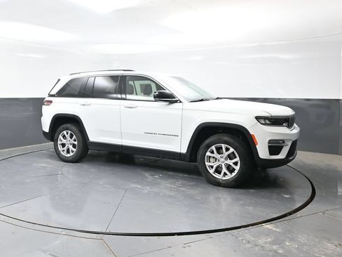 Used 2022 Jeep Grand Cherokee Limited AWD/4WD image 5