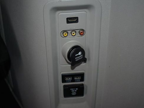 Used 2013 Dodge Grand Caravan SXT w/ Rear Park Assist Pkg image 41