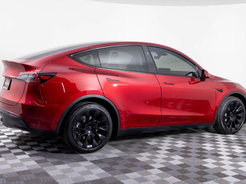 Used 2024 Tesla Model Y Long Range image 8