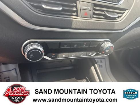 Used 2025 Nissan Altima 2.5 S FWD image 21