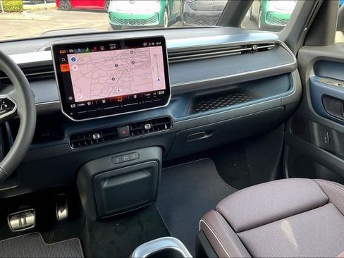 New 2025 Volkswagen ID. Buzz Pro S image 8
