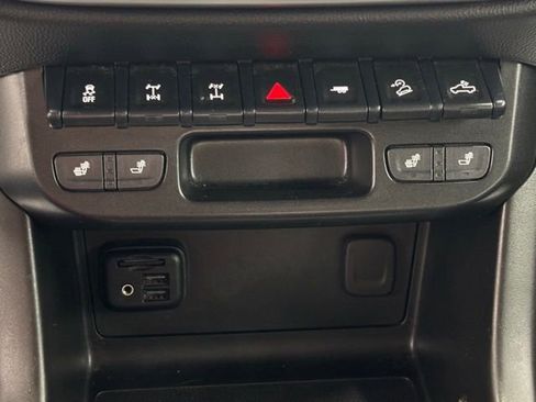 Used 2022 Chevrolet Colorado ZR2 AWD/4WD image 31