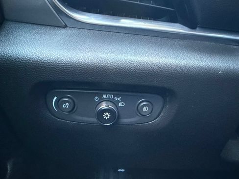 Used 2019 Chevrolet Traverse LT AWD/4WD image 37