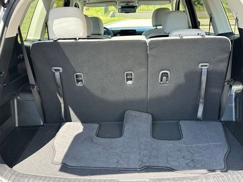 Used 2024 Kia Telluride EX w/ EX Captain's Chair Package AWD/4WD image 12