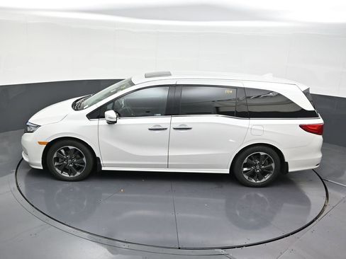 Used 2023 Honda Odyssey Elite image 19