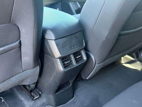 Used 2025 Chevrolet Equinox LT FWD image 23