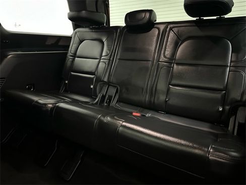 Used 2022 Lincoln Navigator Reserve image 19