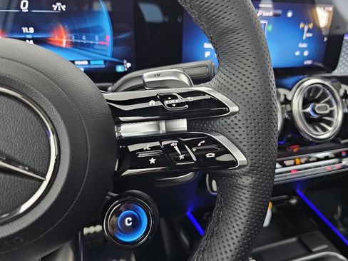 New 2026 Mercedes-Benz GLB 35 AMG 4MATIC image 40