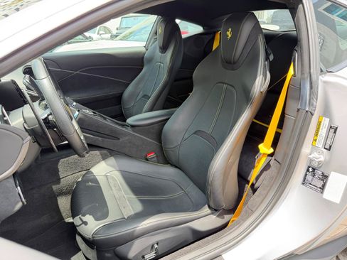 Used 2022 Ferrari Roma RWD image 30