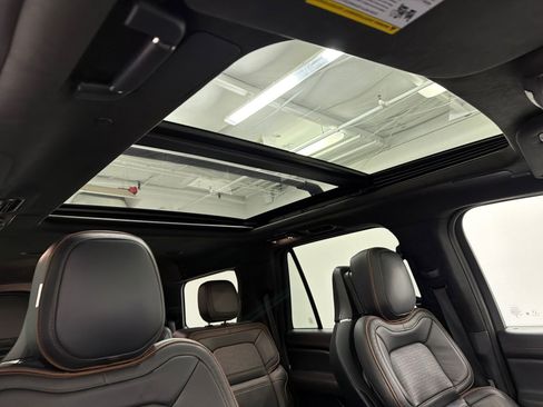 Certified 2023 Lincoln Navigator Black Label AWD/4WD image 15