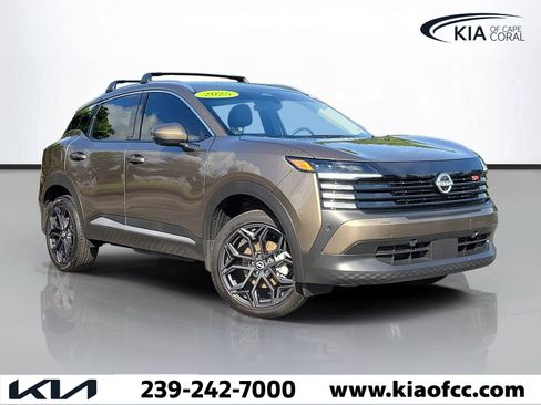 Used 2025 Nissan Kicks SR FWD image 1