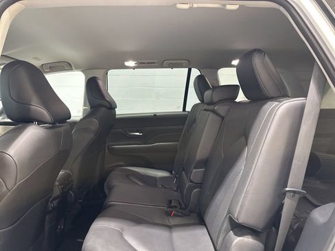 Certified 2024 Toyota Grand Highlander AWD image 17