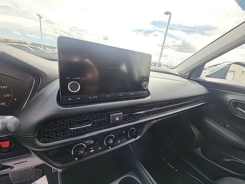 Used 2023 Honda HR-V LX image 18