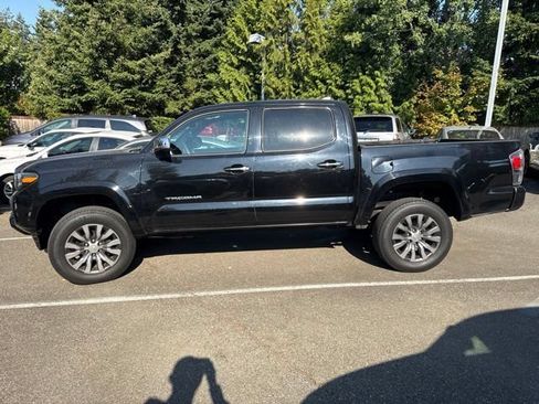 Used 2021 Toyota Tacoma Limited RWD image 3