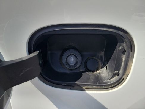 Used 2022 Chevrolet Silverado 1500 LT image 40