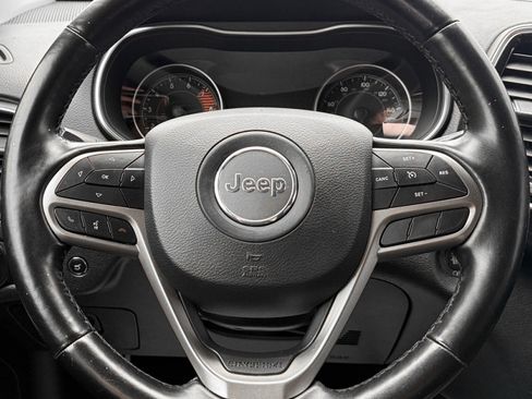 Used 2020 Jeep Cherokee Limited AWD/4WD image 18