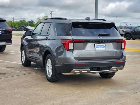 New 2026 Ford Explorer Active w/ Active Comfort Package RWD image 4