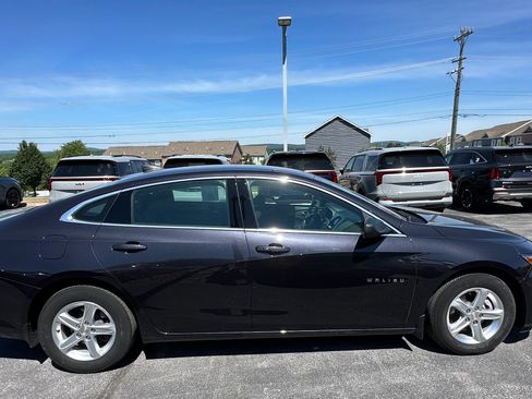 Used 2022 Chevrolet Malibu LS FWD image 4