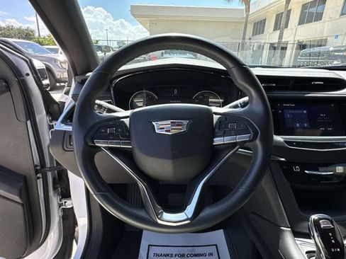 Certified 2023 Cadillac XT6 Luxury FWD image 22