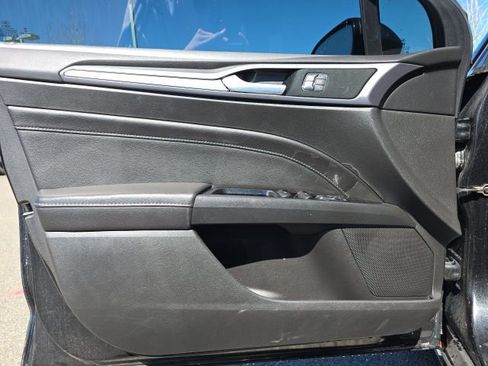 Used 2014 Ford Fusion Titanium image 16