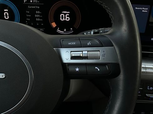 Used 2025 Hyundai Kona SEL image 36