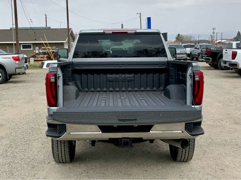 New 2026 GMC Sierra 3500 SLT image 21