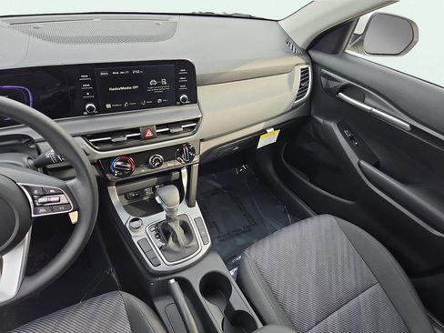 New 2026 Kia Seltos LX image 21