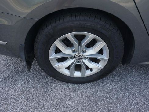 Used 2017 Volkswagen Passat 1.8T S FWD image 11