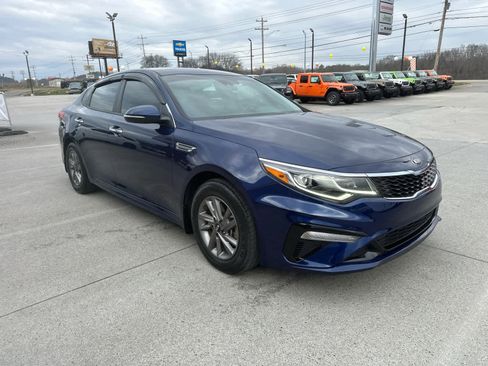 Used 2020 Kia Optima LX image 4