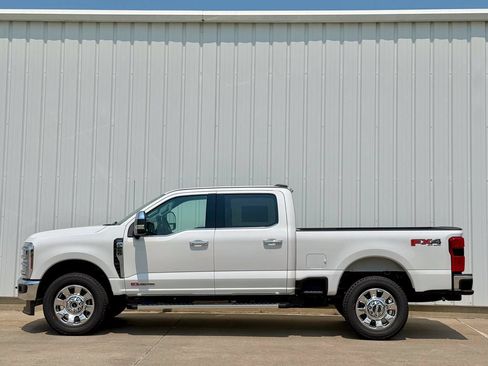 New 2026 Ford F250 Lariat w/ Chrome Package AWD/4WD image 3