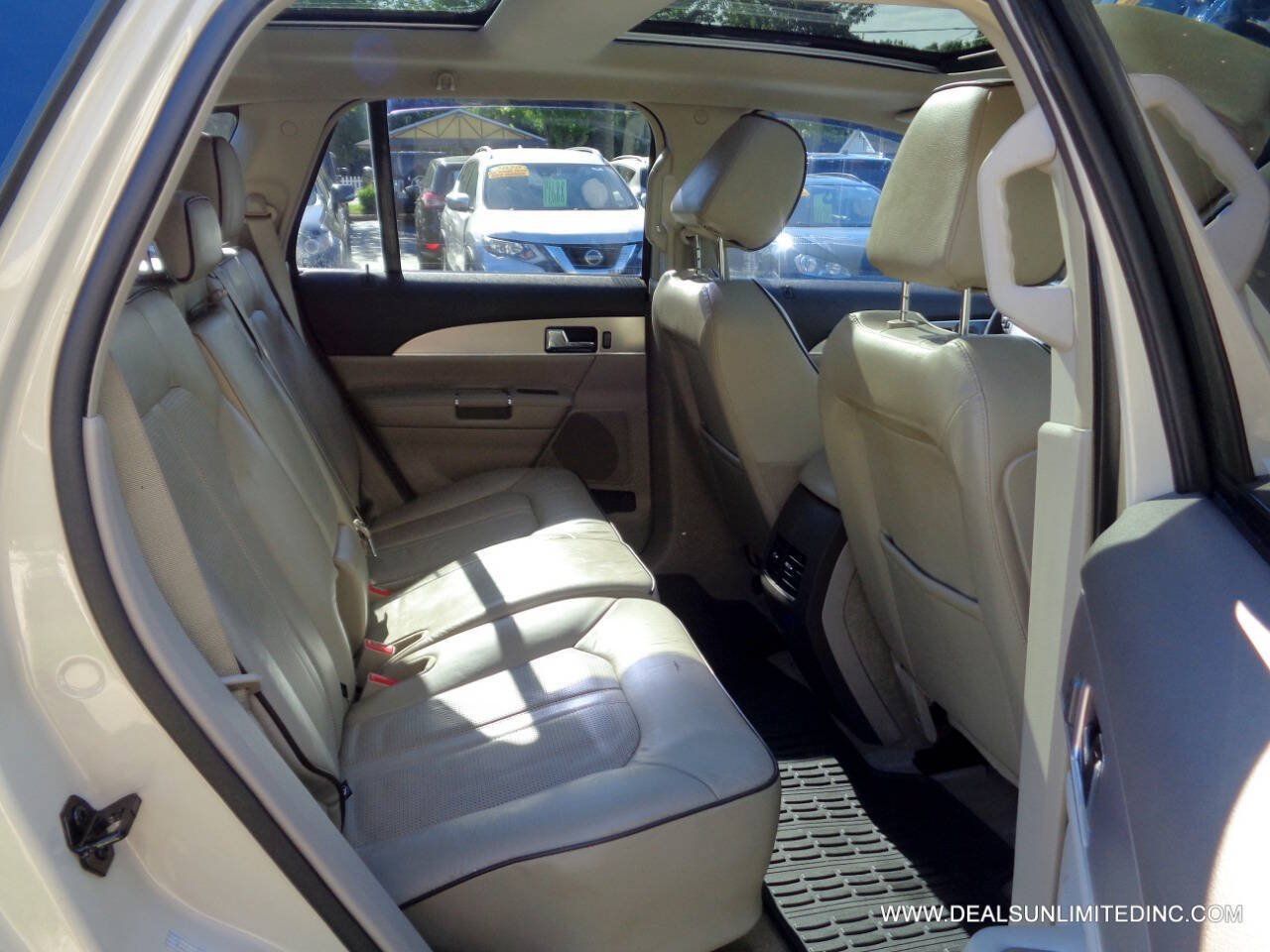 Used 2015 Lincoln MKX AWD w/ Equipment Group 102A image 24