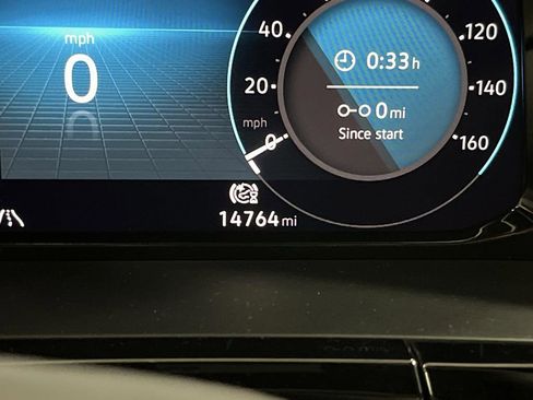 Used 2024 Volkswagen Atlas Cross Sport SE w/ Panoramic Sunroof Package image 6