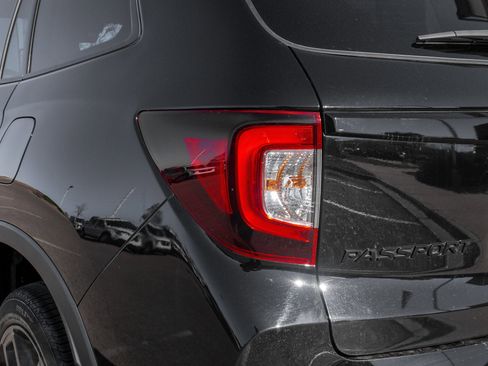 Used 2024 Honda Passport Black Edition image 18