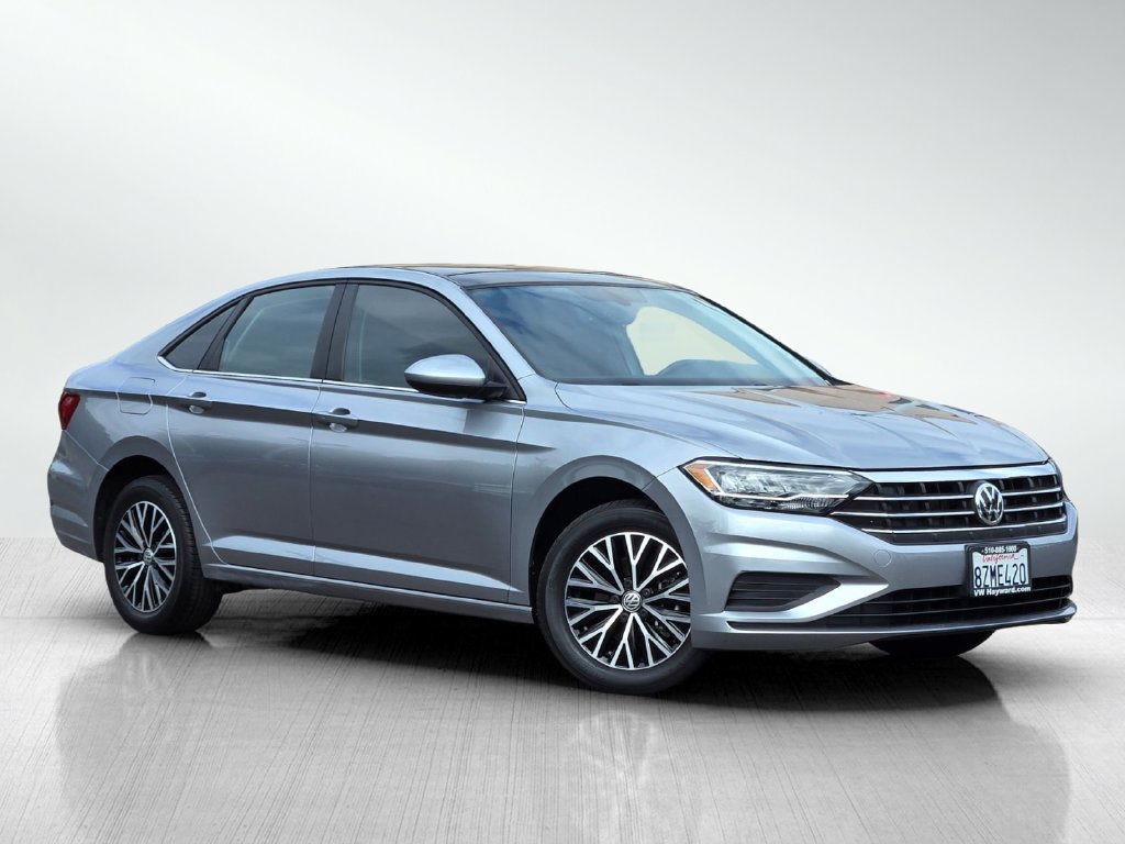 Used 2021 Volkswagen Jetta SE FWD image 2