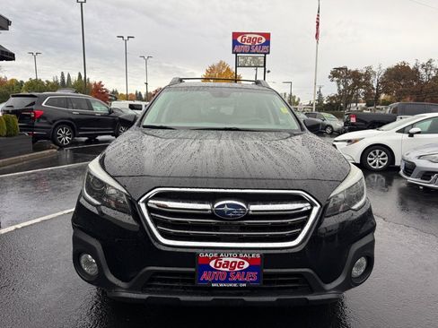 Used 2019 Subaru Outback 2.5i Premium image 11