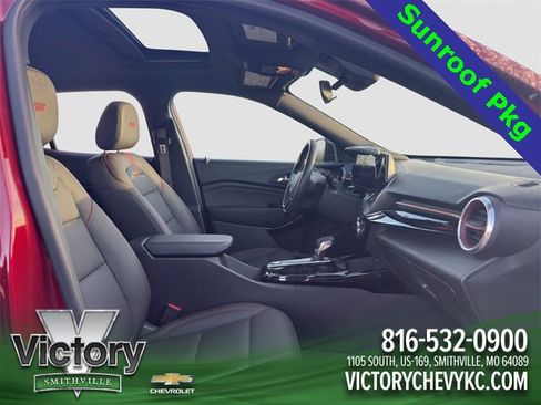 Used 2025 Chevrolet Trax RS w/ Sunroof Package image 17