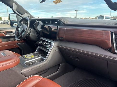 Used 2024 GMC Sierra 2500 Denali Ultimate image 7
