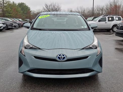 Certified 2016 Toyota Prius Two image 2