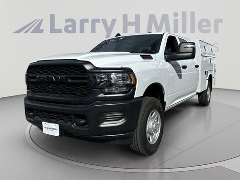 New 2023 RAM 3500 Tradesman AWD/4WD image 4