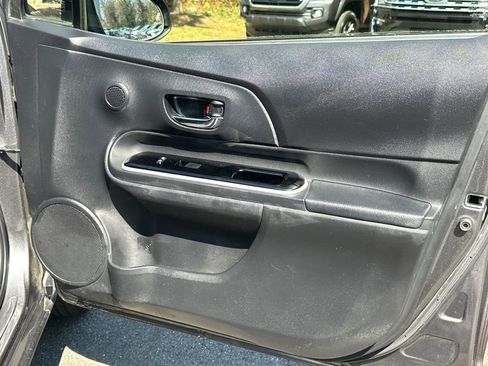 Used 2015 Toyota Prius C Three image 12