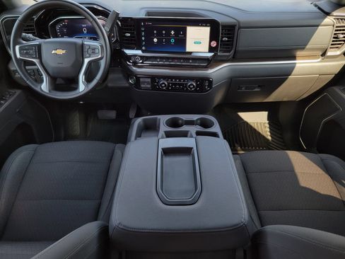 Used 2025 Chevrolet Silverado 2500 LT w/ Convenience Package AWD/4WD image 16