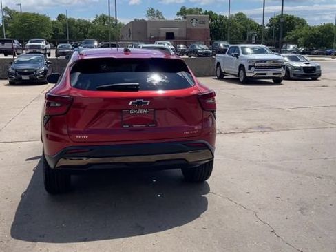 Used 2024 Chevrolet Trax ACTIV w/ Sunroof Package FWD image 7