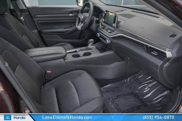 Used 2025 Nissan Altima 2.5 SV FWD image 18