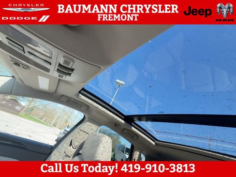 Used 2015 Cadillac SRX Luxury w/ Driver Awareness Package AWD/4WD image 22