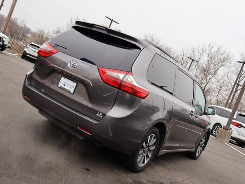Used 2020 Toyota Sienna LE image 7