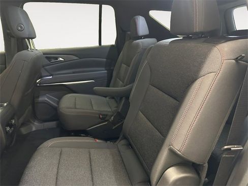 Used 2024 Chevrolet Traverse Z71 image 13