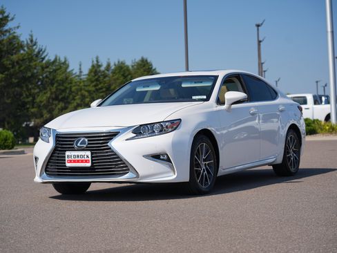Used 2016 Lexus ES 350 w/ Luxury Package w/Wood Trim FWD image 5